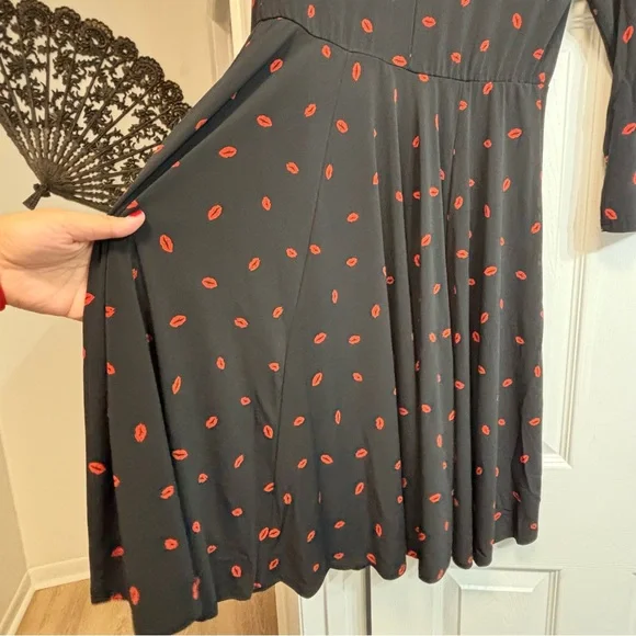 TORRID - Black Knit A-Line Dress with Red Kiss Print, Size 00 NWT, US Size 10 - Picture 15 of 16